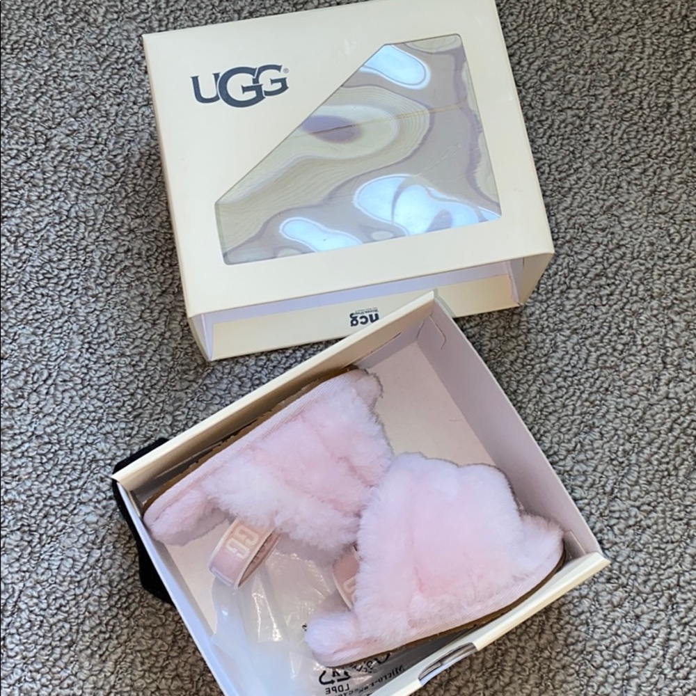 Baby Fluff Yeah Ugg Slide 💗